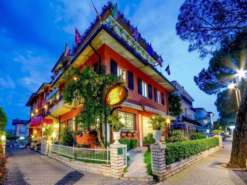 贝纳科酒店 西尔米奥奈 外观 照片